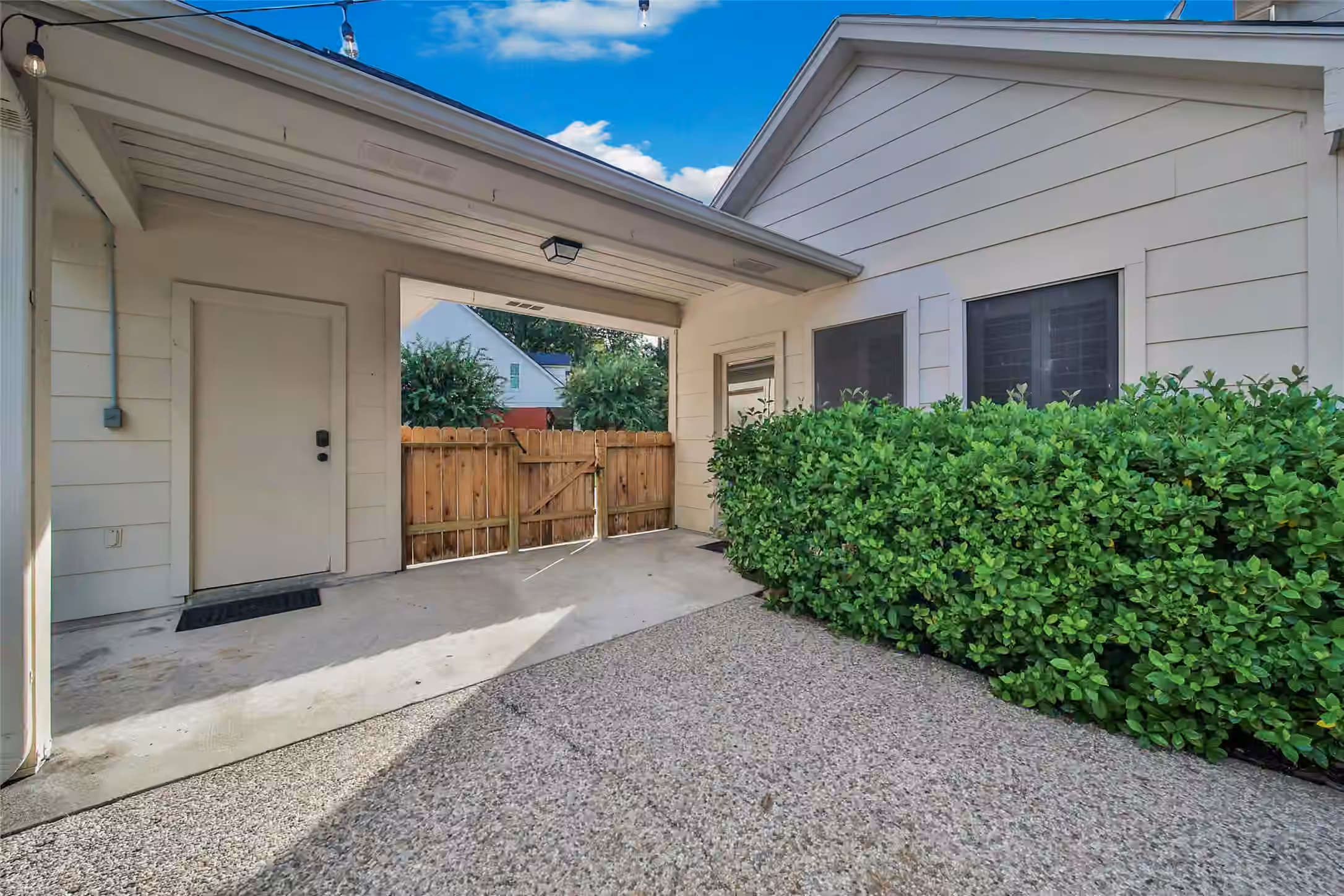 Photo 7 of 5814 Woodland Creek Drive, Kingwood, TX