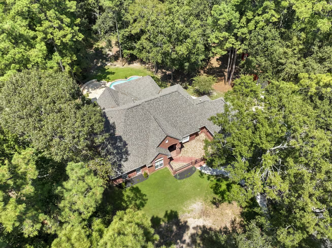 Photo 5 of 10857 Lake Forest Drive, Conroe, TX
