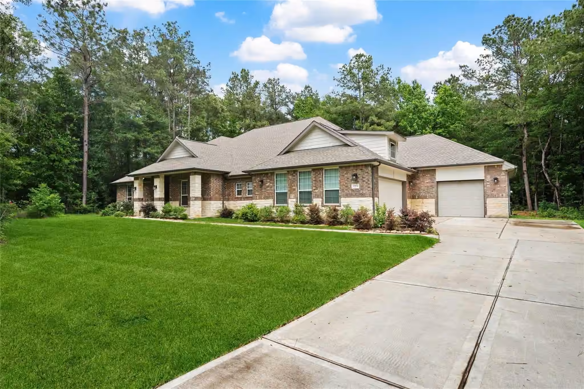 Photo 2 of 1574 Silver Creek Lane, Montgomery, TX