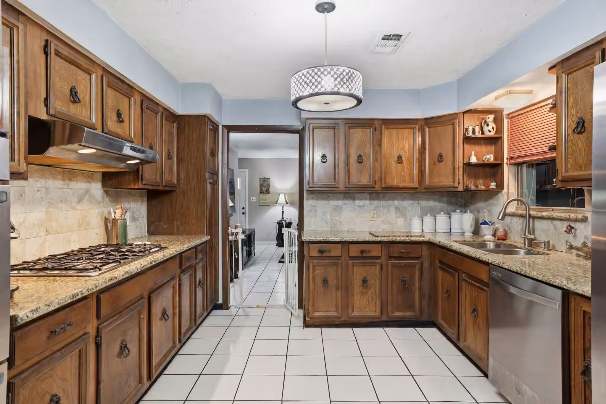 Photo 4 of 10922 Ivyridge Road, Houston, TX