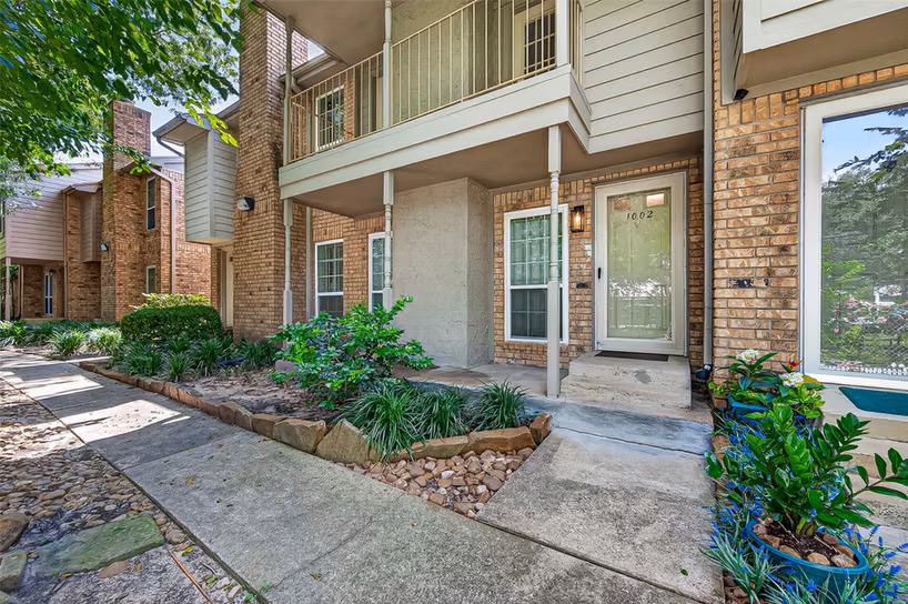 Photo 3 of 10615 Briar Forest Drive 1002, Houston, TX
