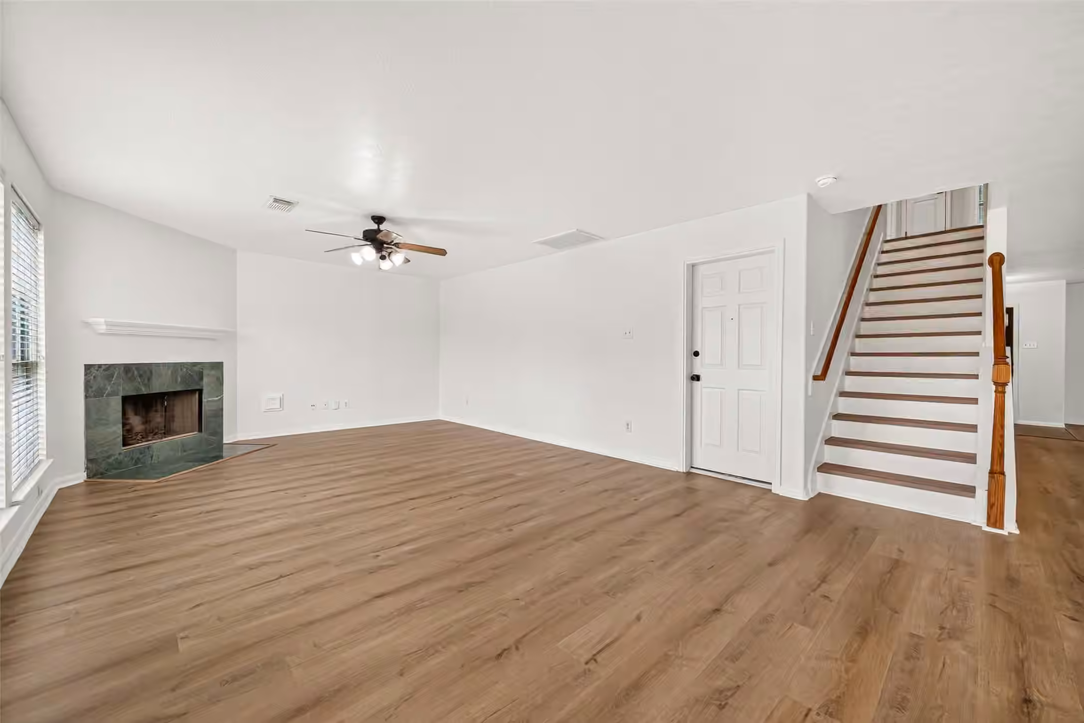 Photo 7 of 9126 S Ferndale Place Drive, Houston, TX