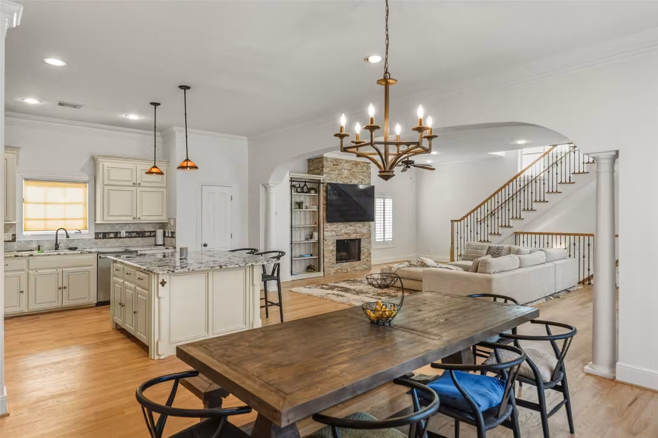 Photo 3 of 1302 Antoine Drive A, Houston, TX