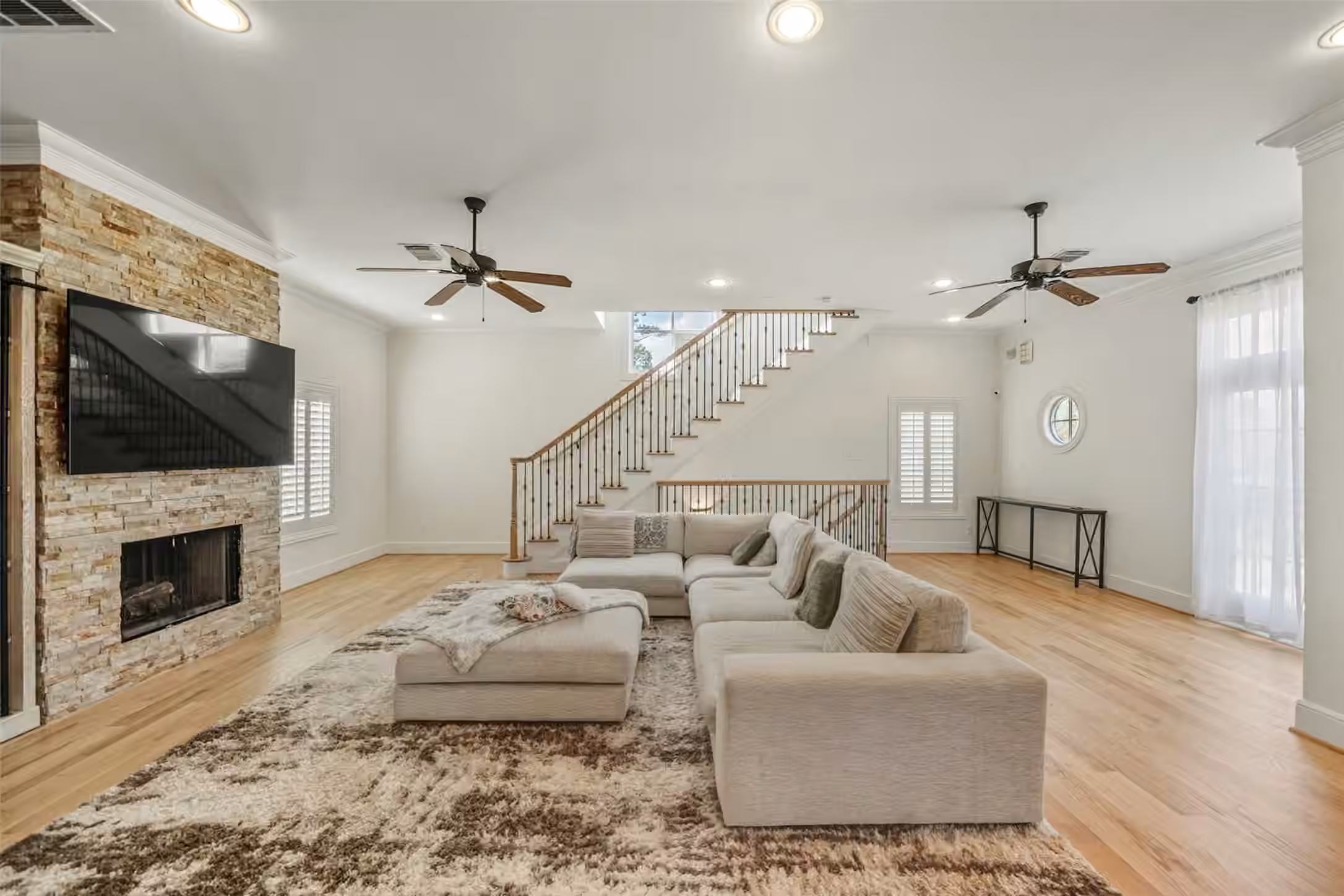 Photo 4 of 1302 Antoine Drive A, Houston, TX