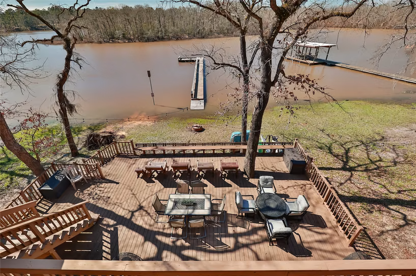 Photo 5 of 431 Shoreline Drive, Huntsville, TX