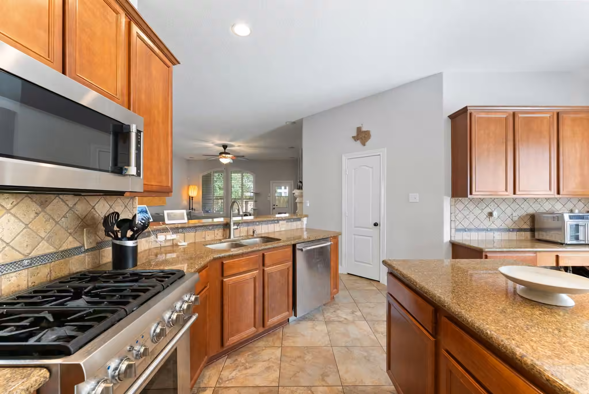 Photo 5 of 15 Tillamook Court, Spring, TX