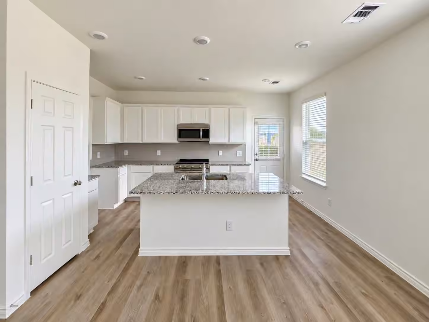 Photo 3 of 517 Oak Chase Avenue, Dayton, TX