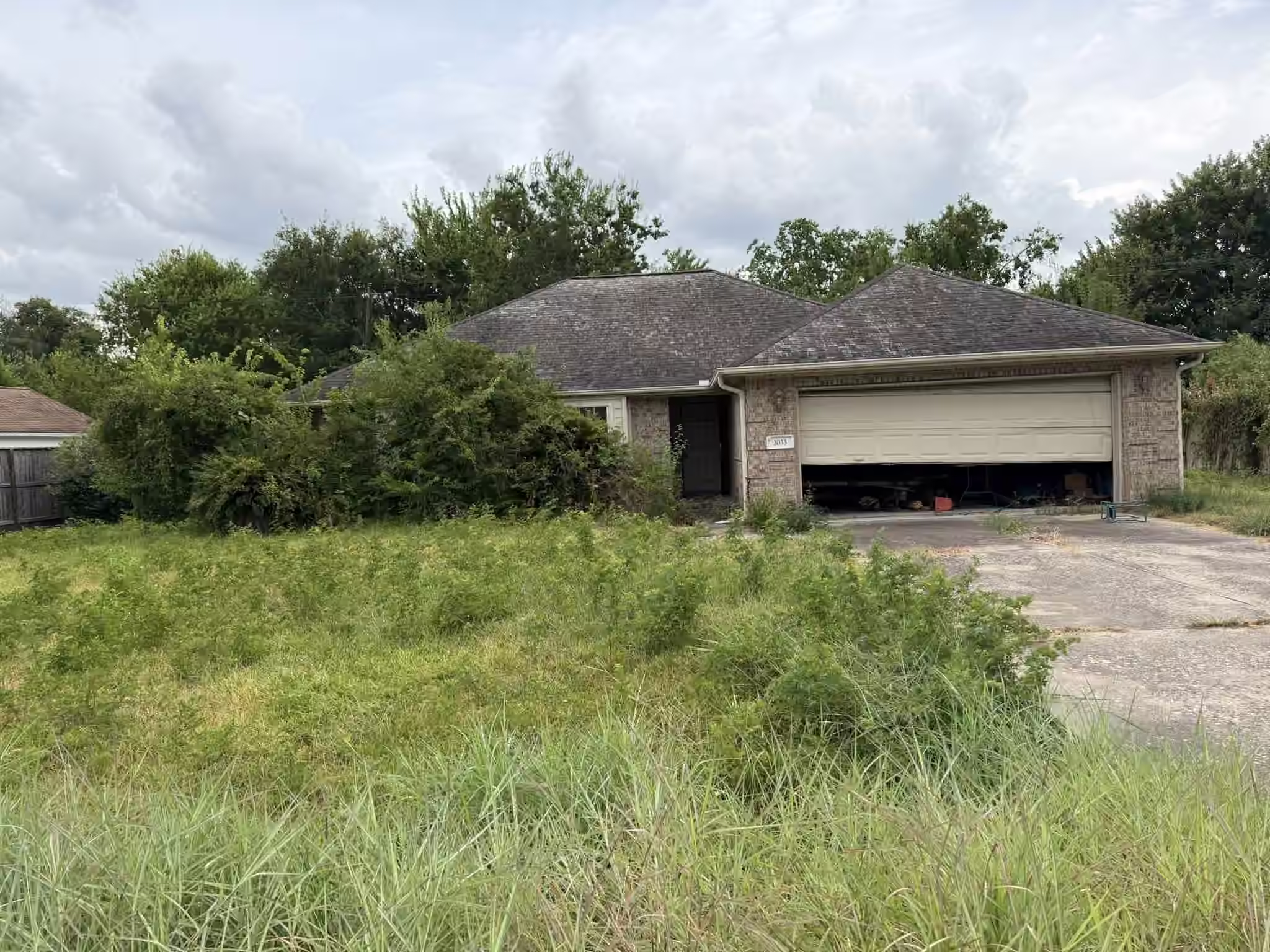 Photo 3 of 1033 Theresa Street, Houston, TX