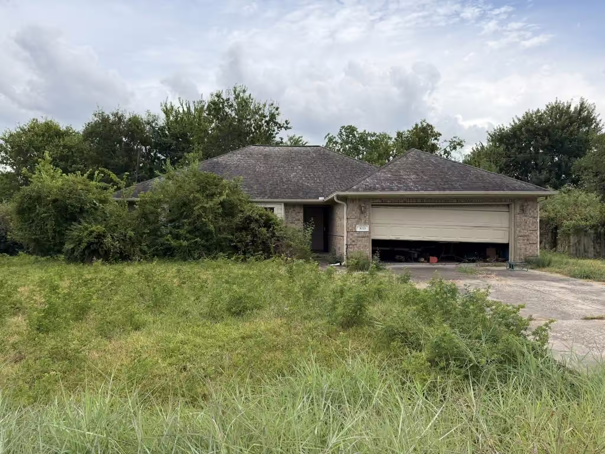 Photo 5 of 1033 Theresa Street, Houston, TX