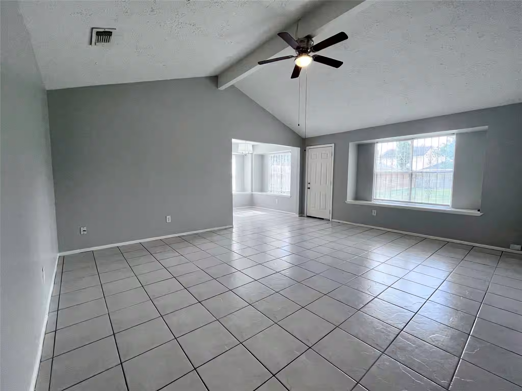 Photo 4 of 10135 Fernstone Lane, Houston, TX