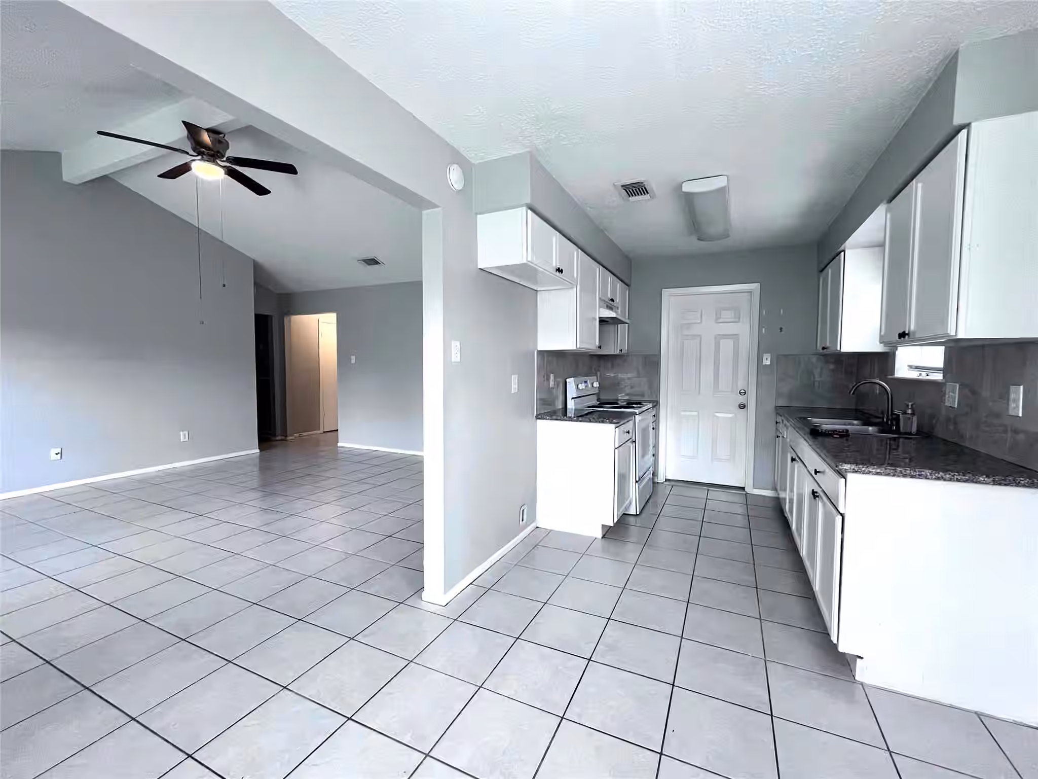 Photo 7 of 10135 Fernstone Lane, Houston, TX
