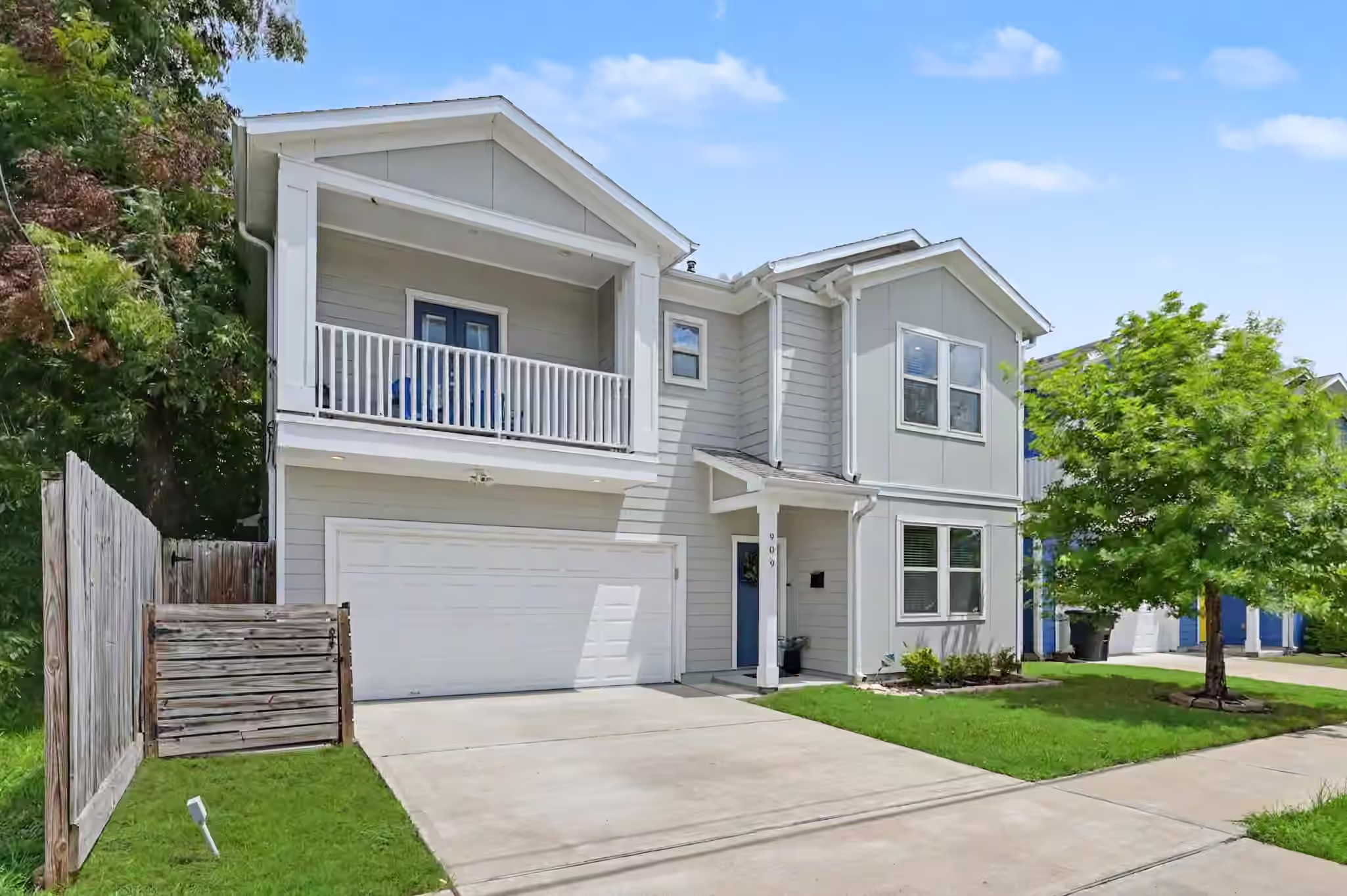 Photo 3 of 909 E 33rd Street, Houston, TX
