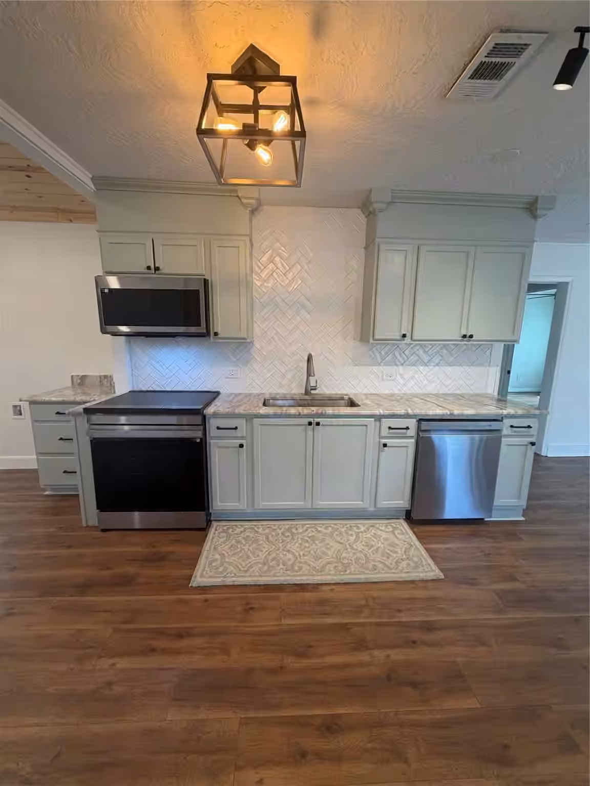 Photo 3 of 52 Periwinkle Court, Lake Jackson, TX