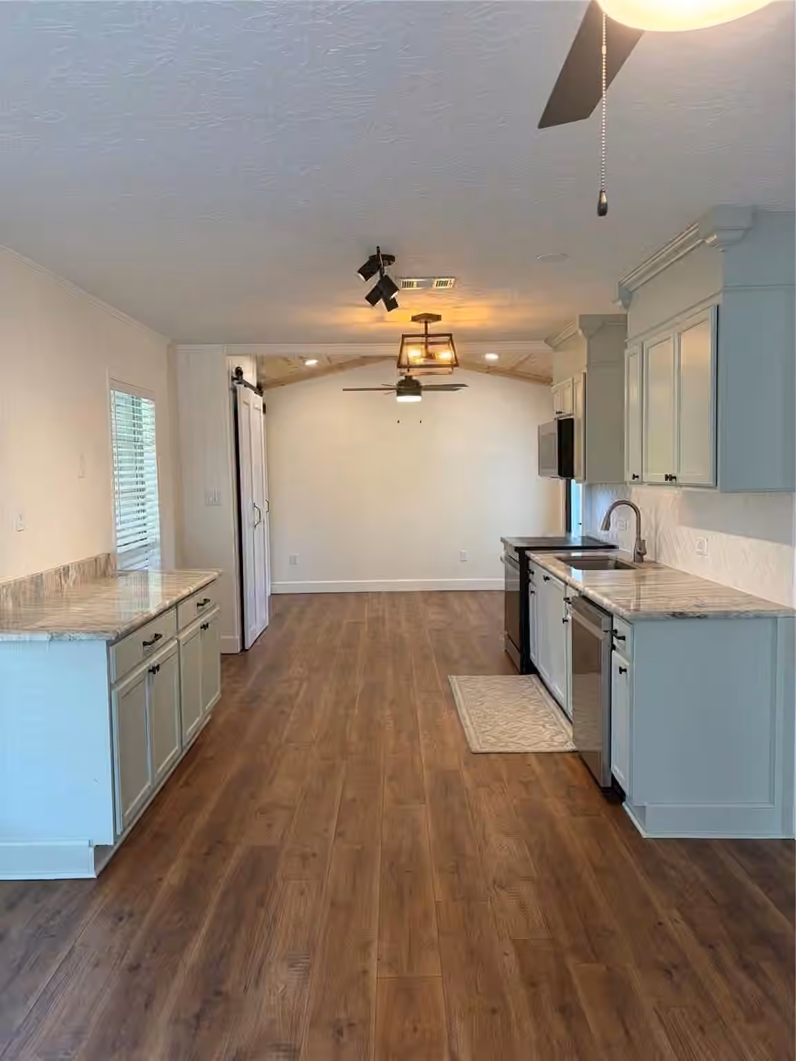 Photo 5 of 52 Periwinkle Court, Lake Jackson, TX