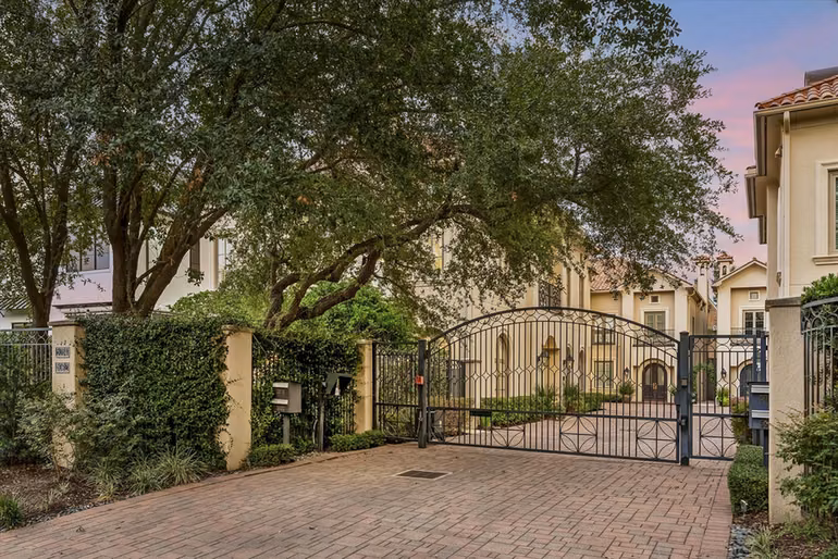 Photo 3 of 5034 Tangle Lane, Houston, TX