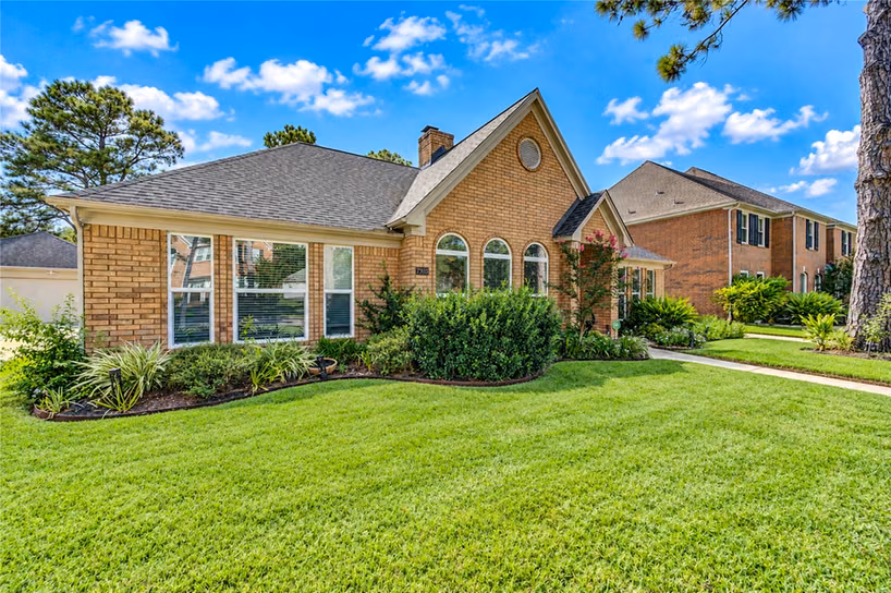 Photo 2 of 7303 Starbridge Drive, Houston, TX