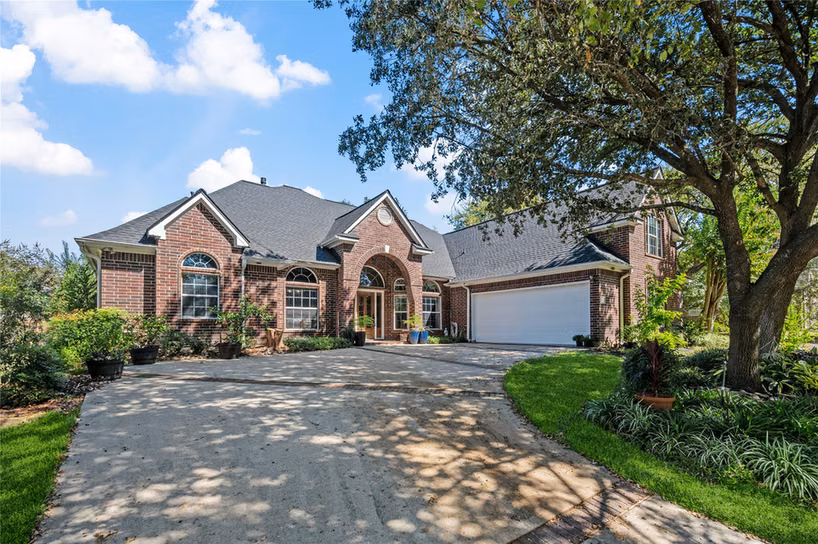 Photo 3 of 319 Palais Verde Road, Montgomery, TX