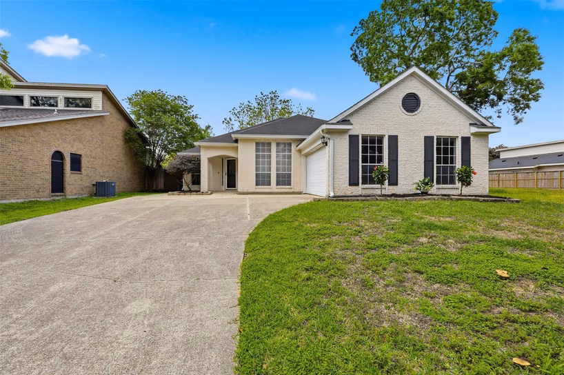 Photo 3 of 10707 Crestfield Court, Houston, TX