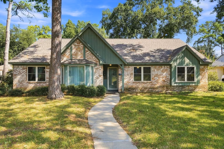 Photo 2 of 8126 Middlebury Lane, Houston, TX