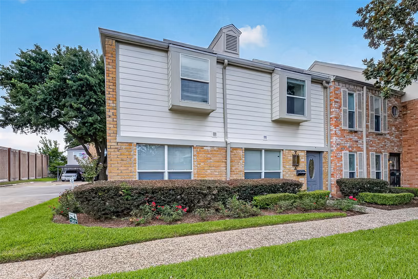 Photo 3 of 10383 Briar Forest Drive, Houston, TX
