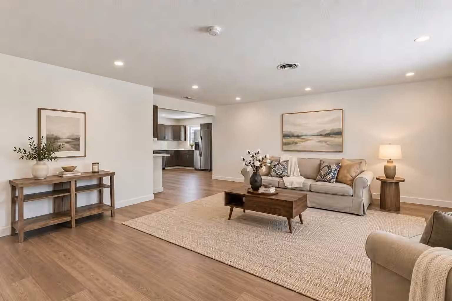 Photo 4 of 5811 Birchmont Drive, Houston, TX