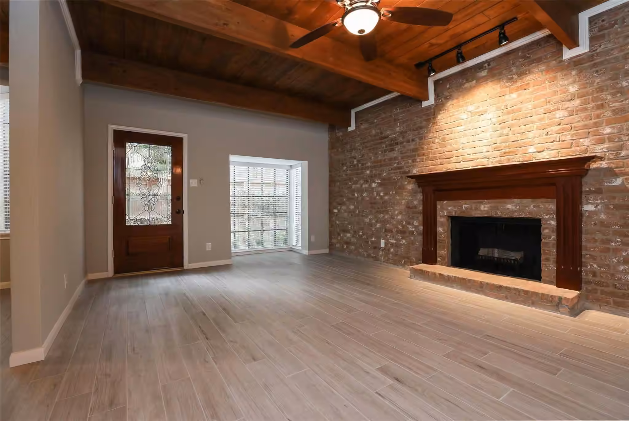 Photo 2 of 5370 Brownway Street D33, Houston, TX