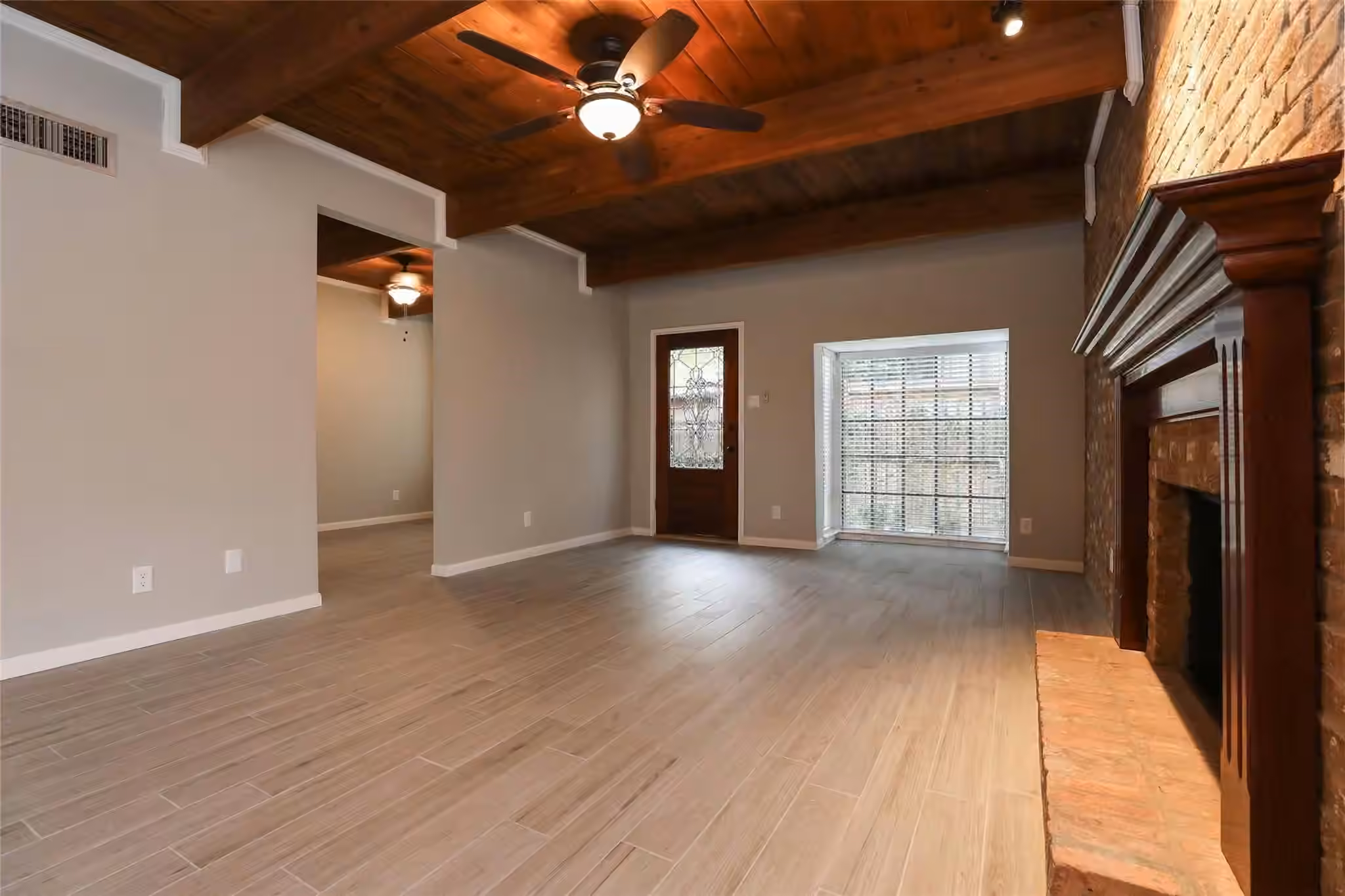 Photo 3 of 5370 Brownway Street D33, Houston, TX
