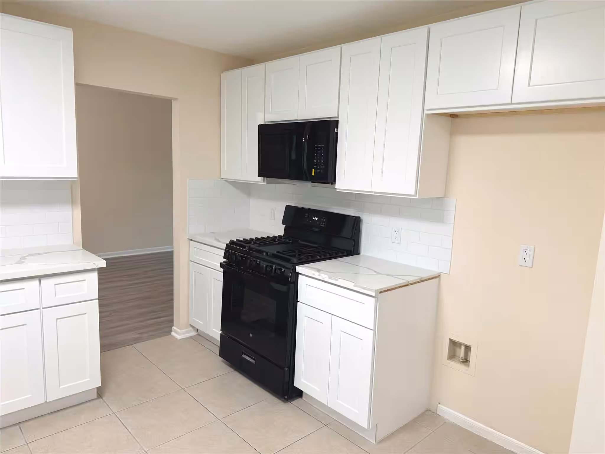 Photo 4 of 2802 Sunshine Circle, Sugar Land, TX