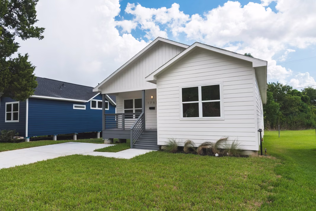 Photo 3 of 1753 Pasadena Street, Houston, TX