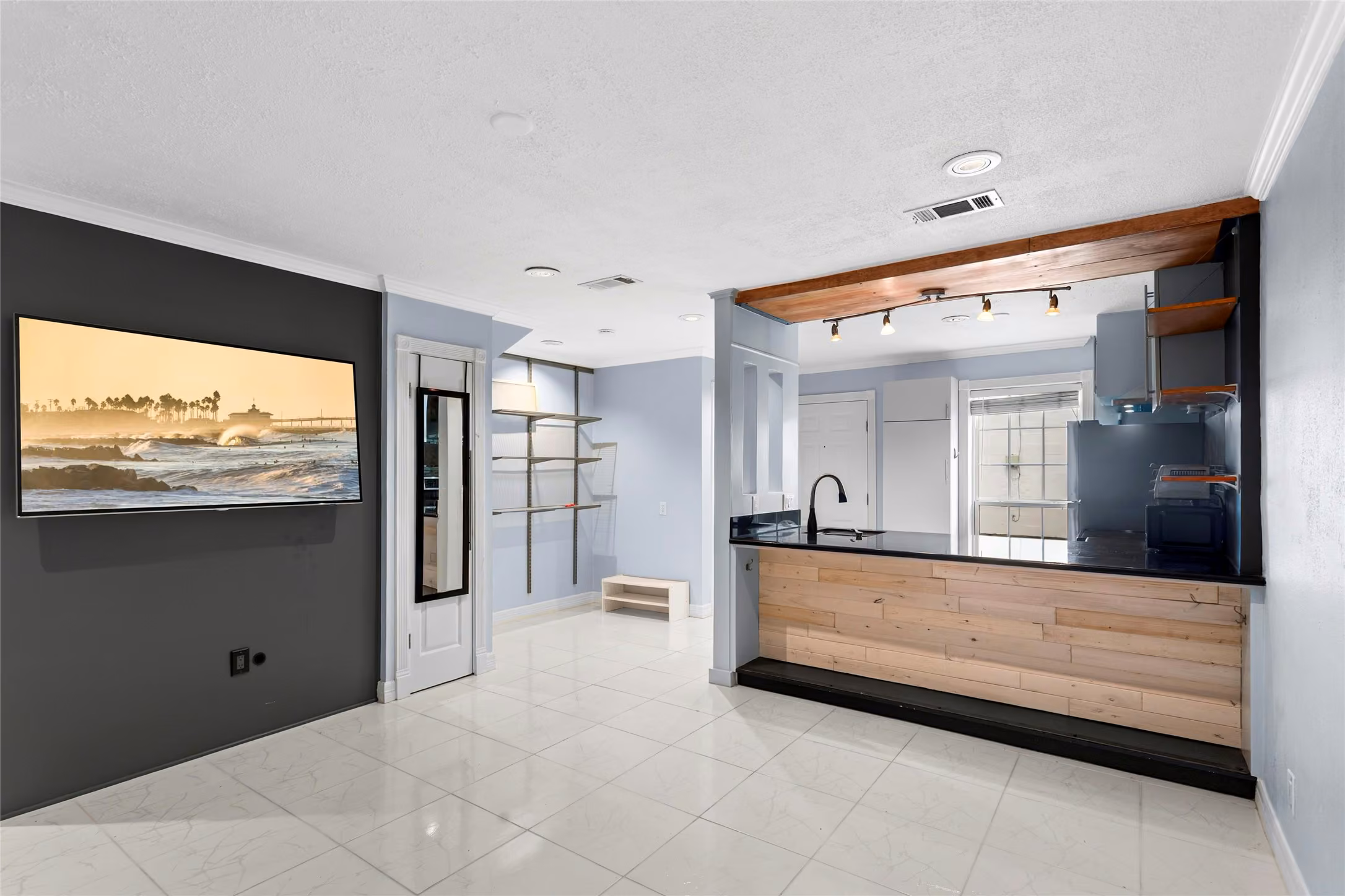 Photo 4 of 1205 Autrey Street 13, Houston, TX