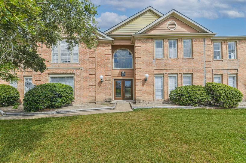 Photo 2 of 12400 Overbrook Lane 59D, Houston, TX