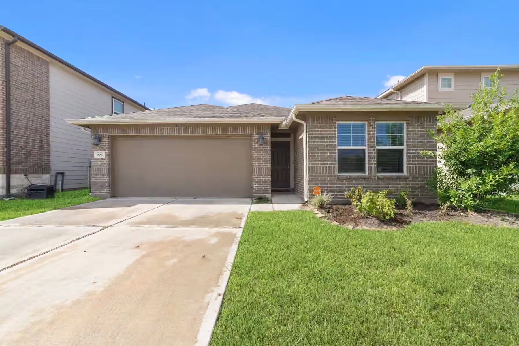 Photo of 906 Pismo Lane, Rosharon, TX