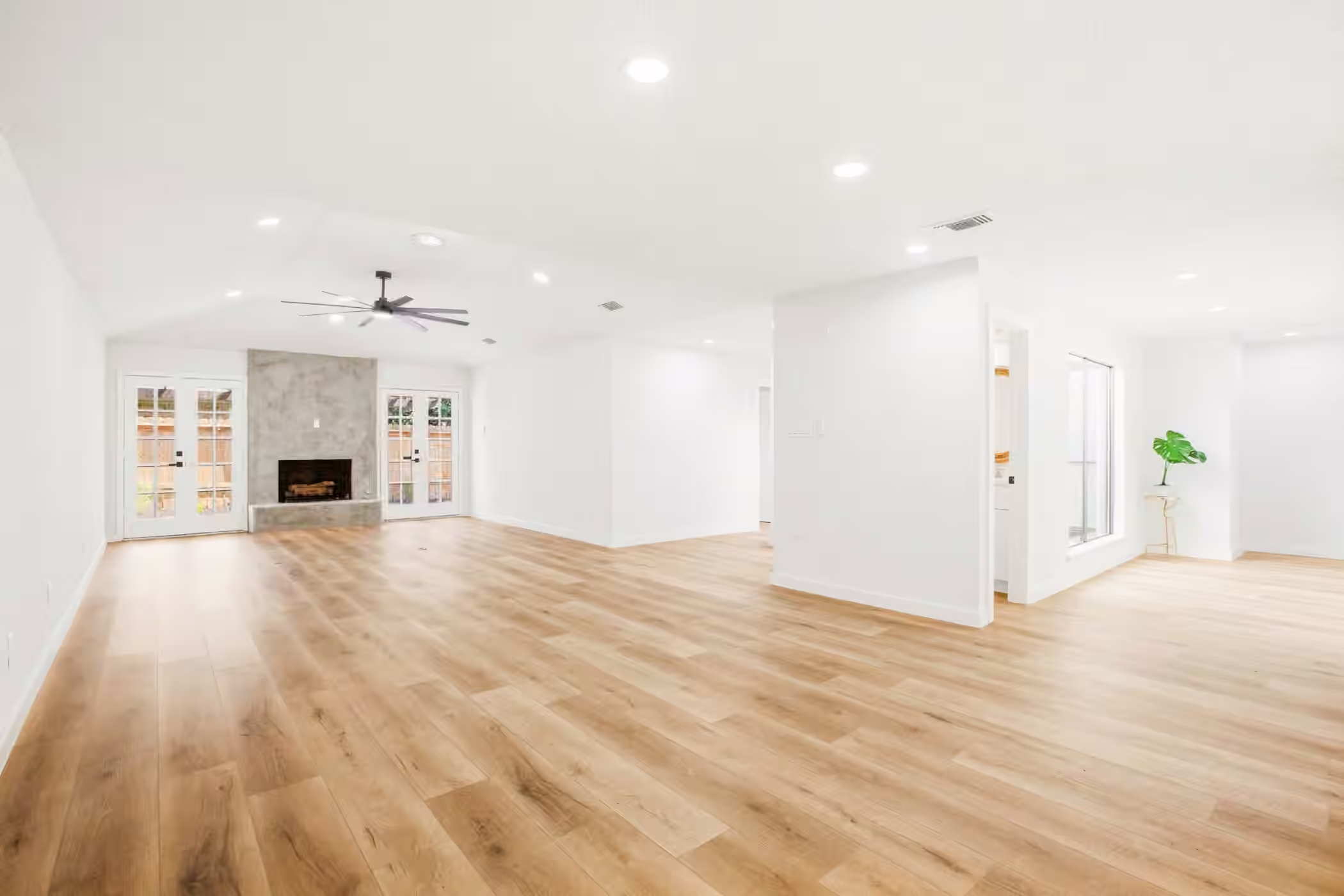 Photo 3 of 14118 Sandfield Drive, Houston, TX