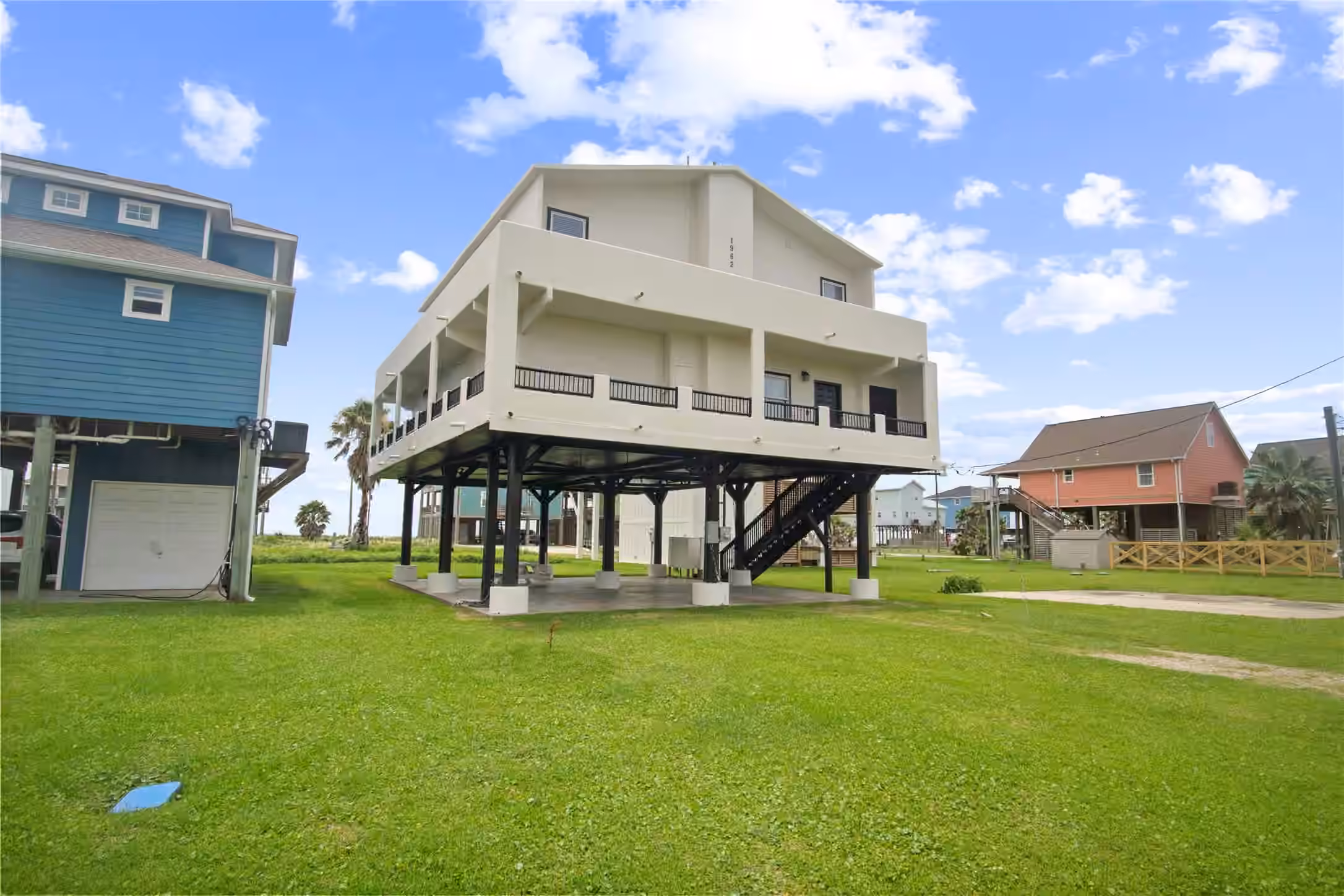 Photo of 1962 Avenue H, Crystal Beach, TX 77650