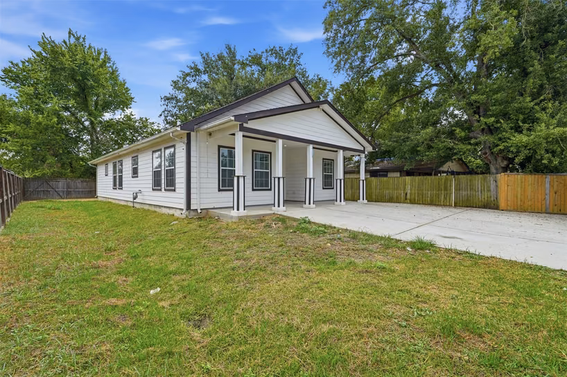 Photo 3 of 8708 Lawnridge Street, Houston, TX