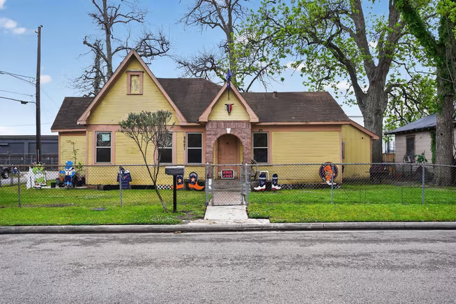 Photo of 2621 Eastman Street, Houston, TX 77009
