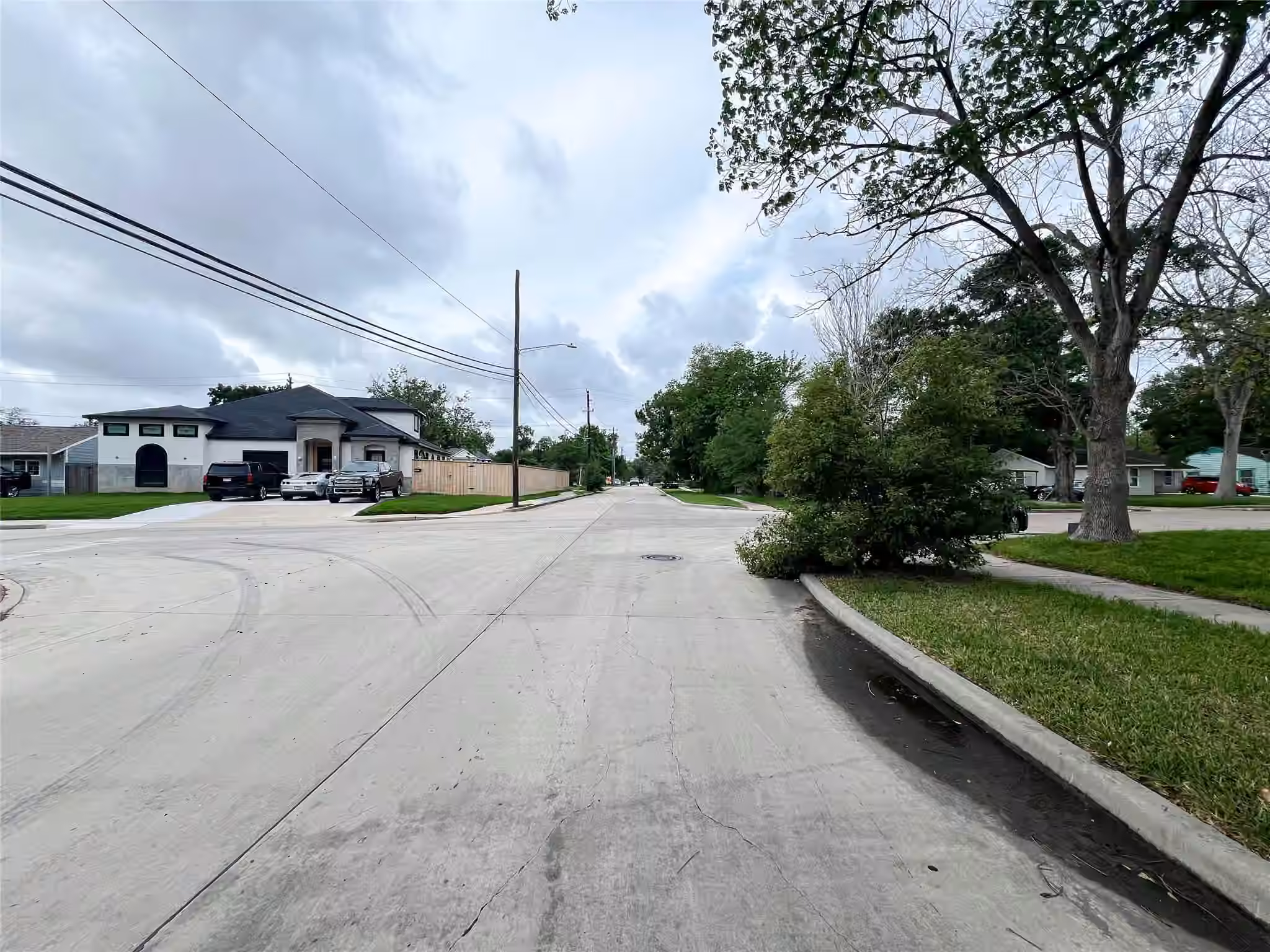 Photo 4 of 5863 Southgood Street, Houston, TX