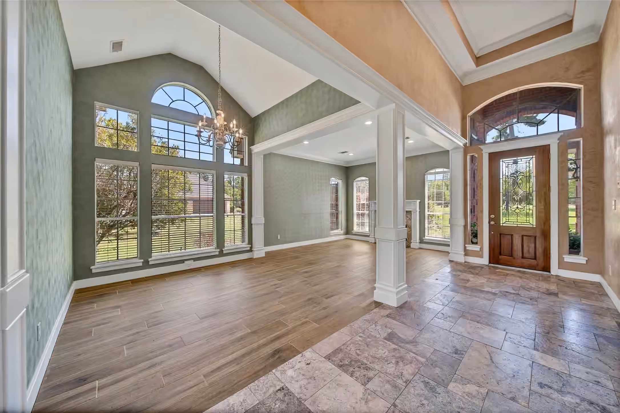 Photo 7 of 15444 Crown Oaks Drive, Montgomery, TX