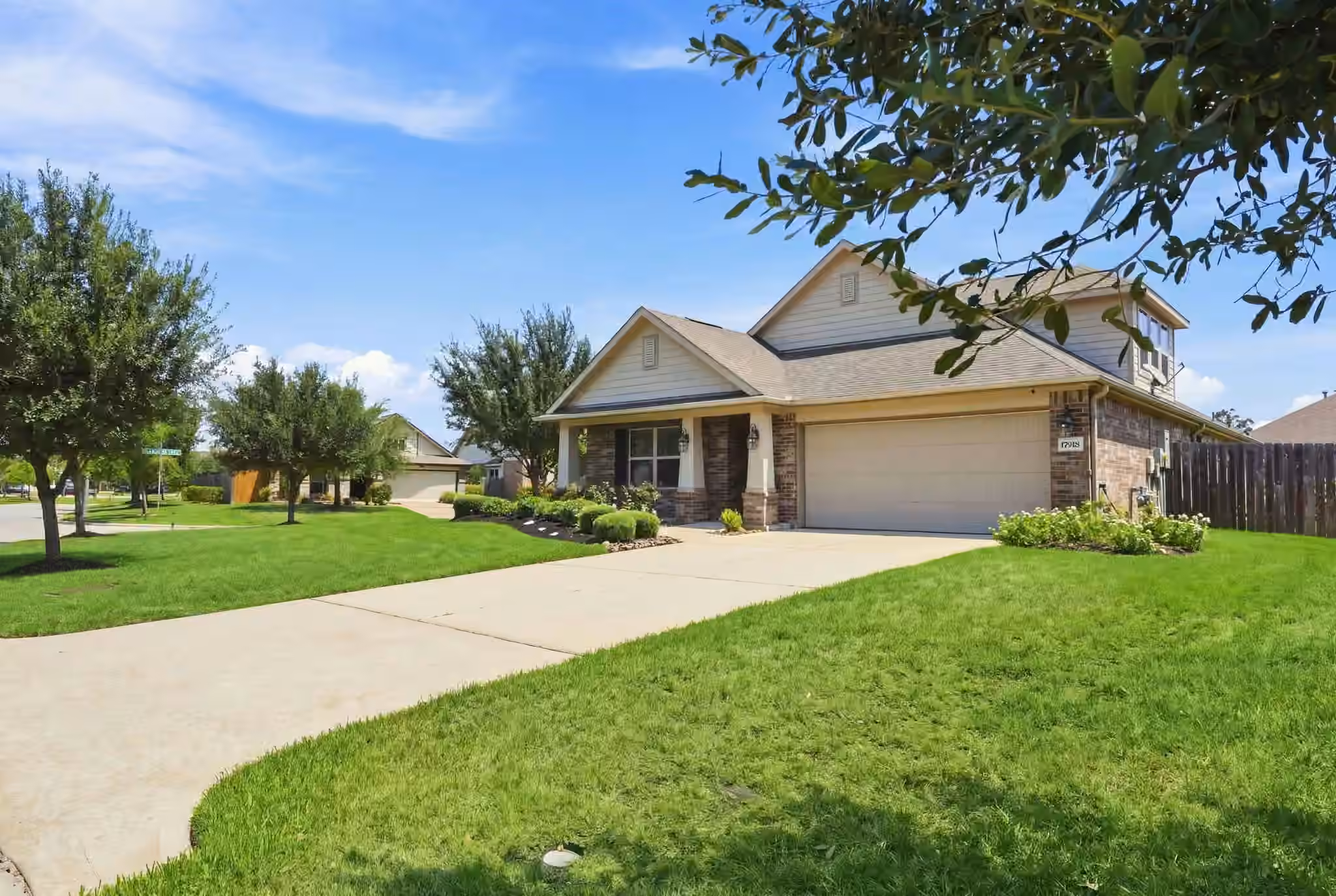 Photo 5 of 17918 Sulgrave Drive, Cypress, TX