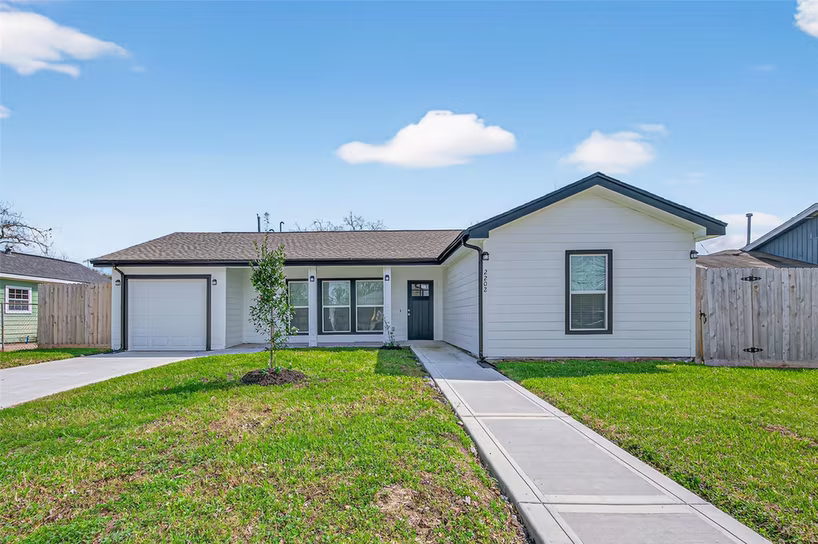 Photo of 2202 Alabama Street, Baytown, TX 77520
