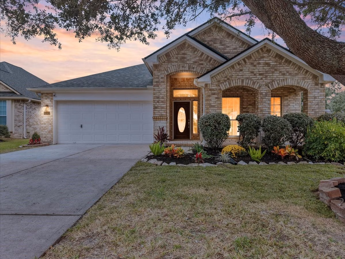 Photo of 6140 Dunbar Court, League City, TX 77573