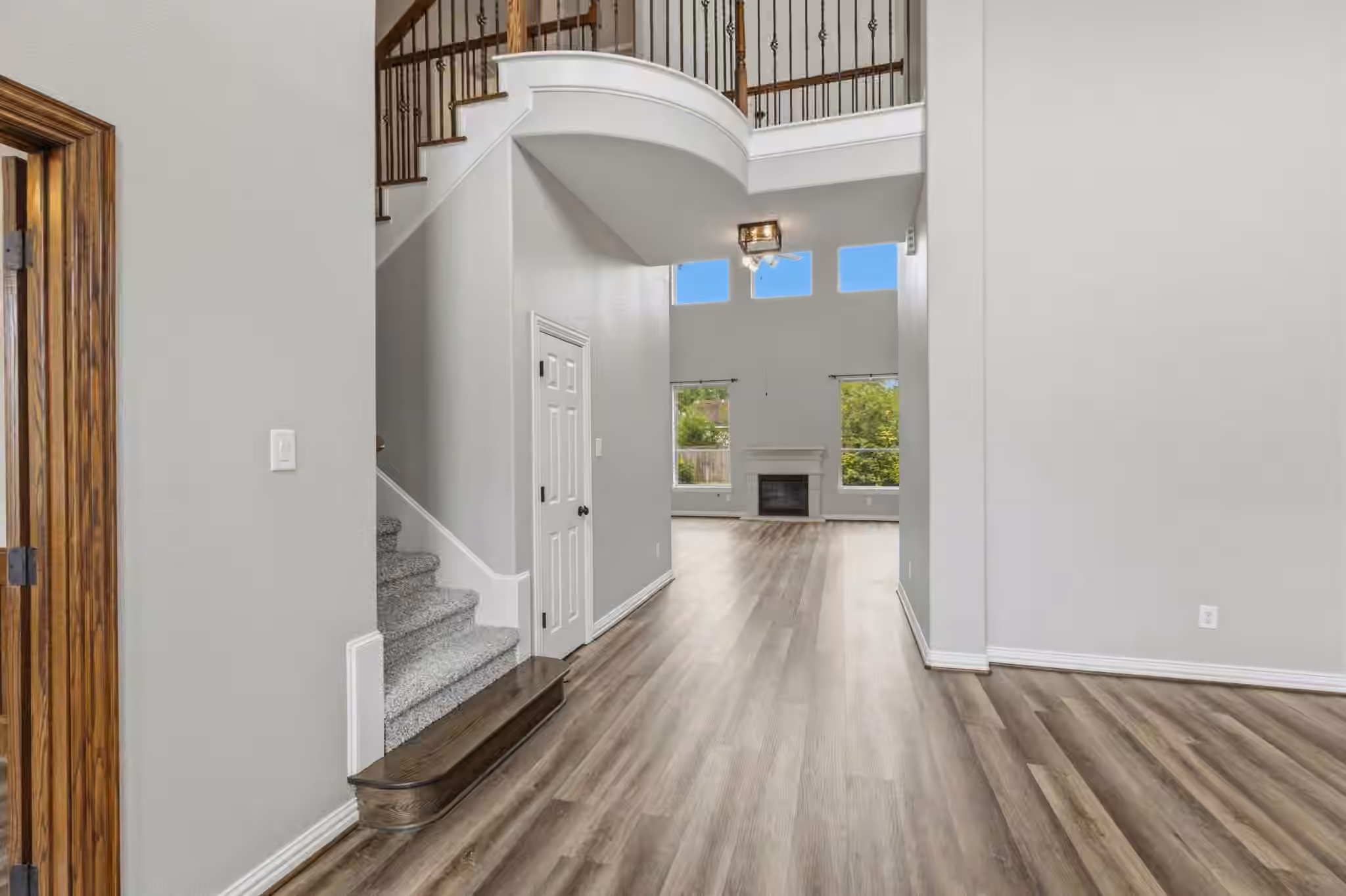 Photo 5 of 25107 Hogan Bridge Drive, Spring, TX