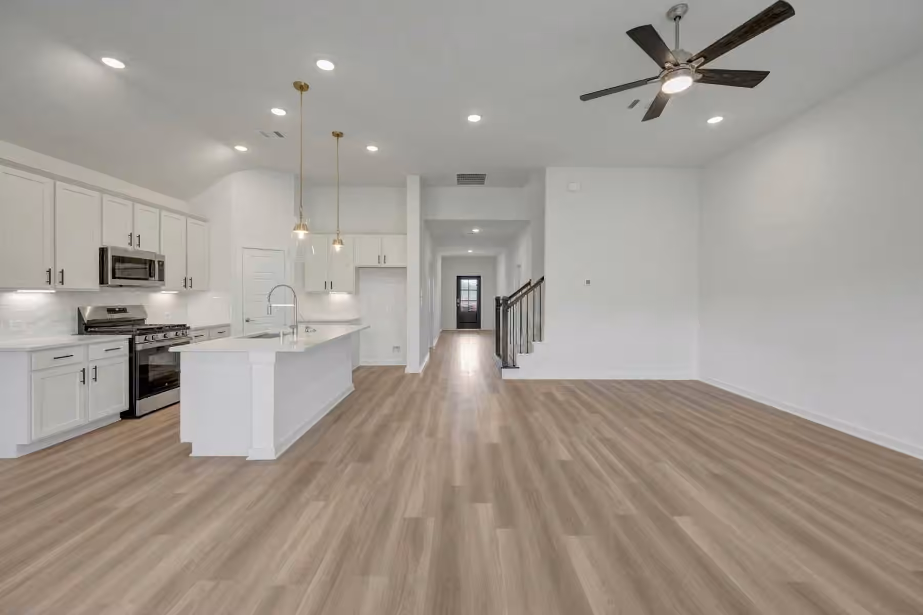 Photo 7 of 10607 Annex Avenue, Montgomery, TX