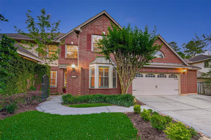 Photo of 10 Mirror Ridge Drive, The Woodlands, TX 77382