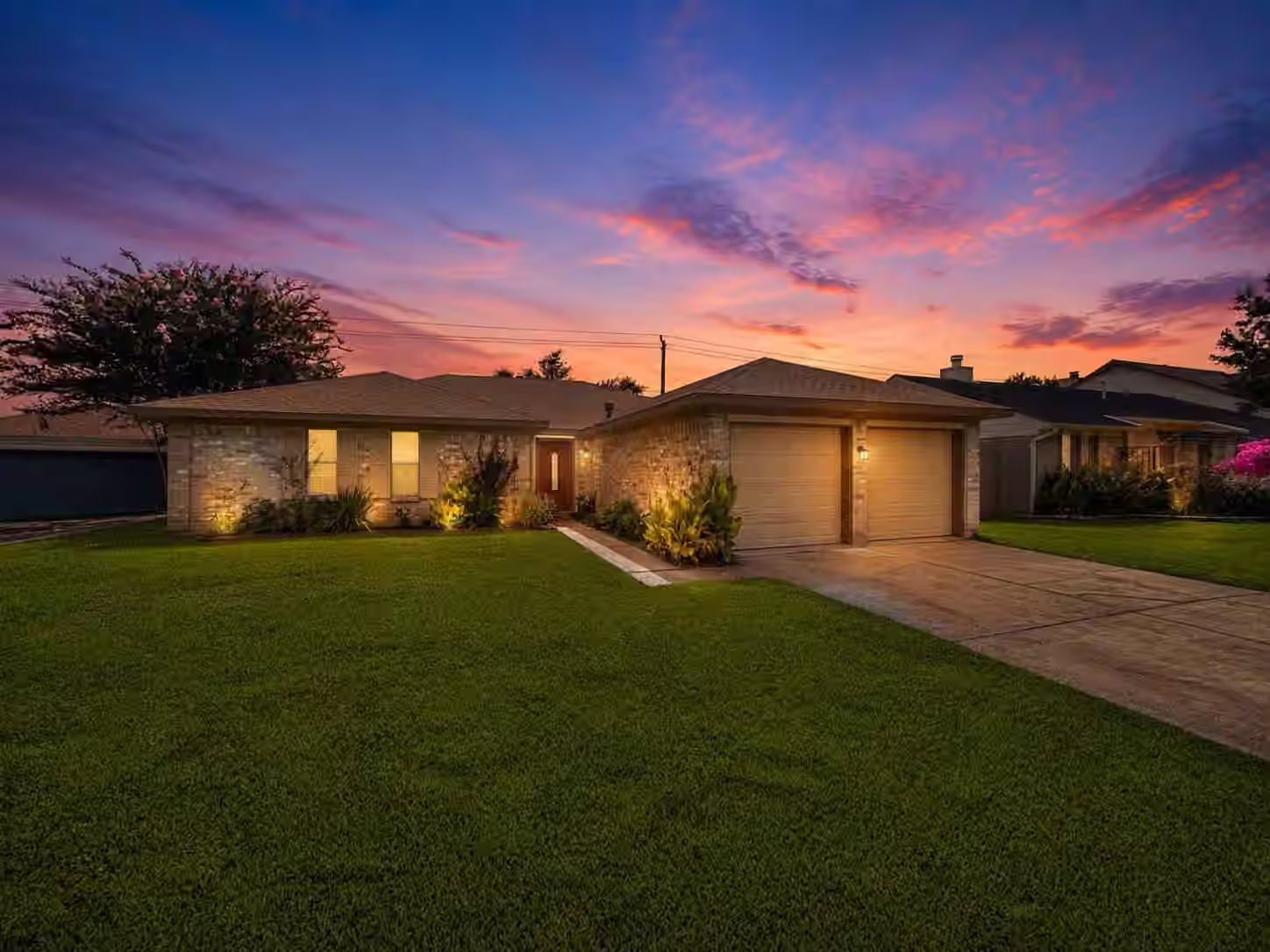 Photo of 39 Oak Harbor Drive, Houston, TX