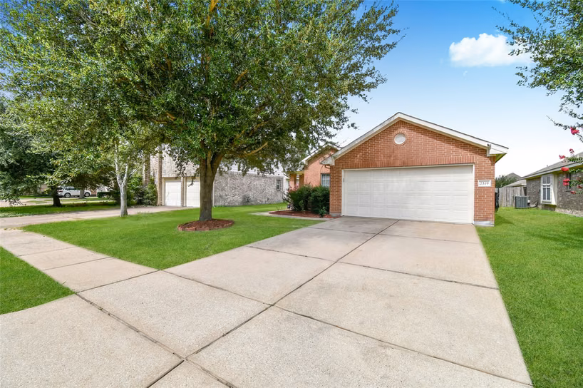 Photo 4 of 2319 Blue Reef Drive, Katy, TX