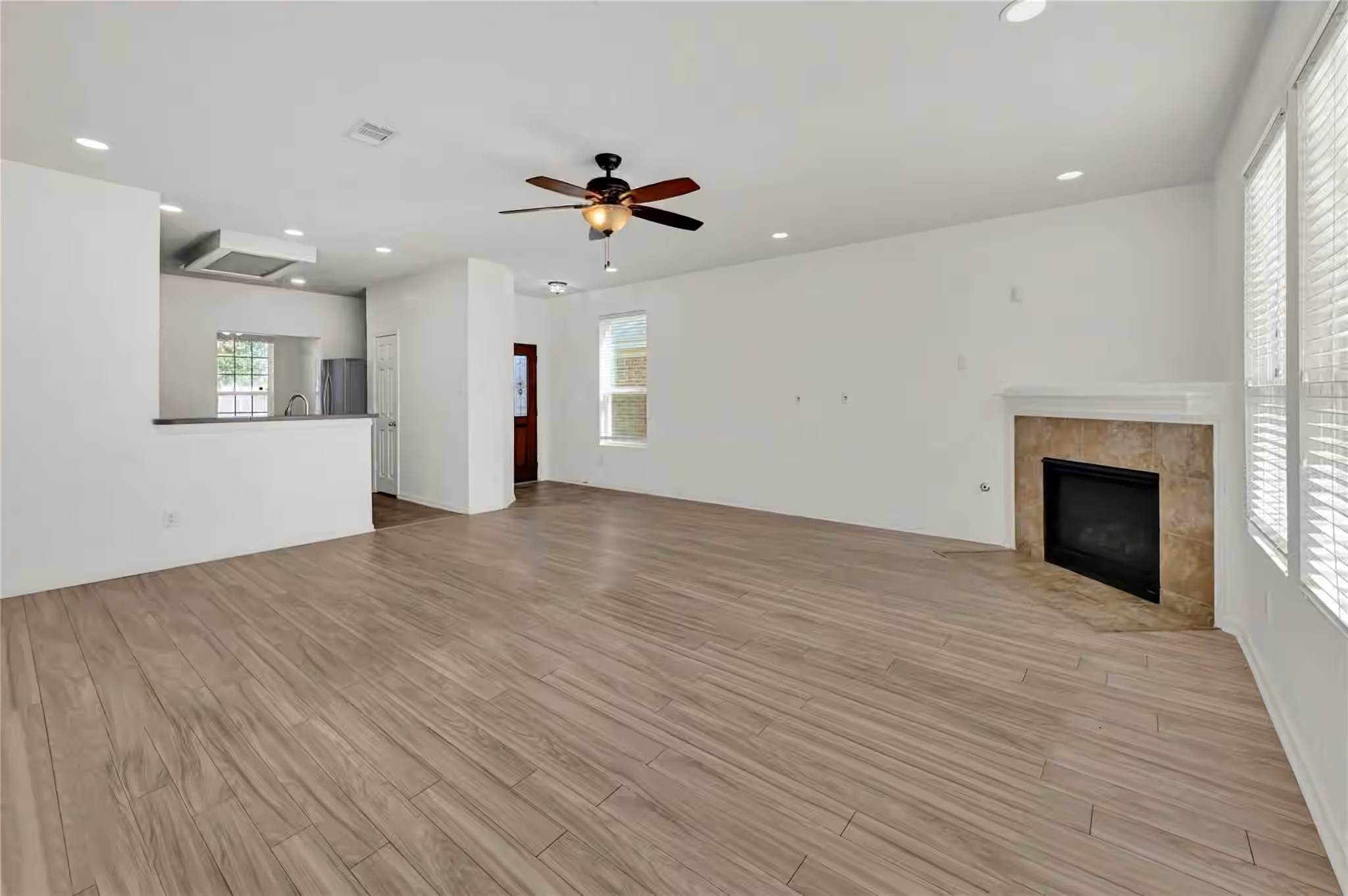 Photo 4 of 19739 Atherton Bend Lane, Cypress, TX