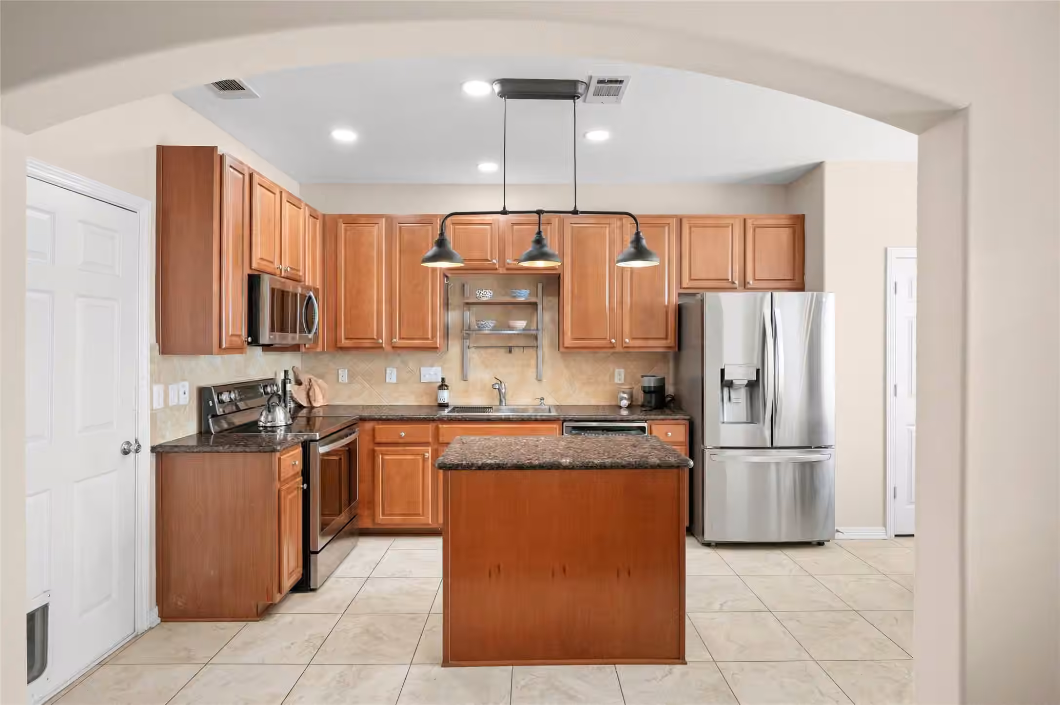 Photo 6 of 911 Fish Creek Drive, Katy, TX