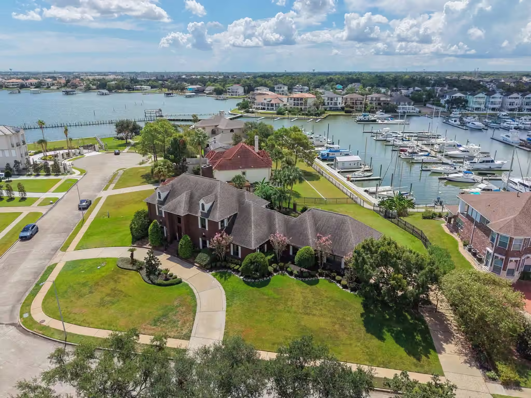 Photo 2 of 2207 Twin Oaks Boulevard, Kemah, TX