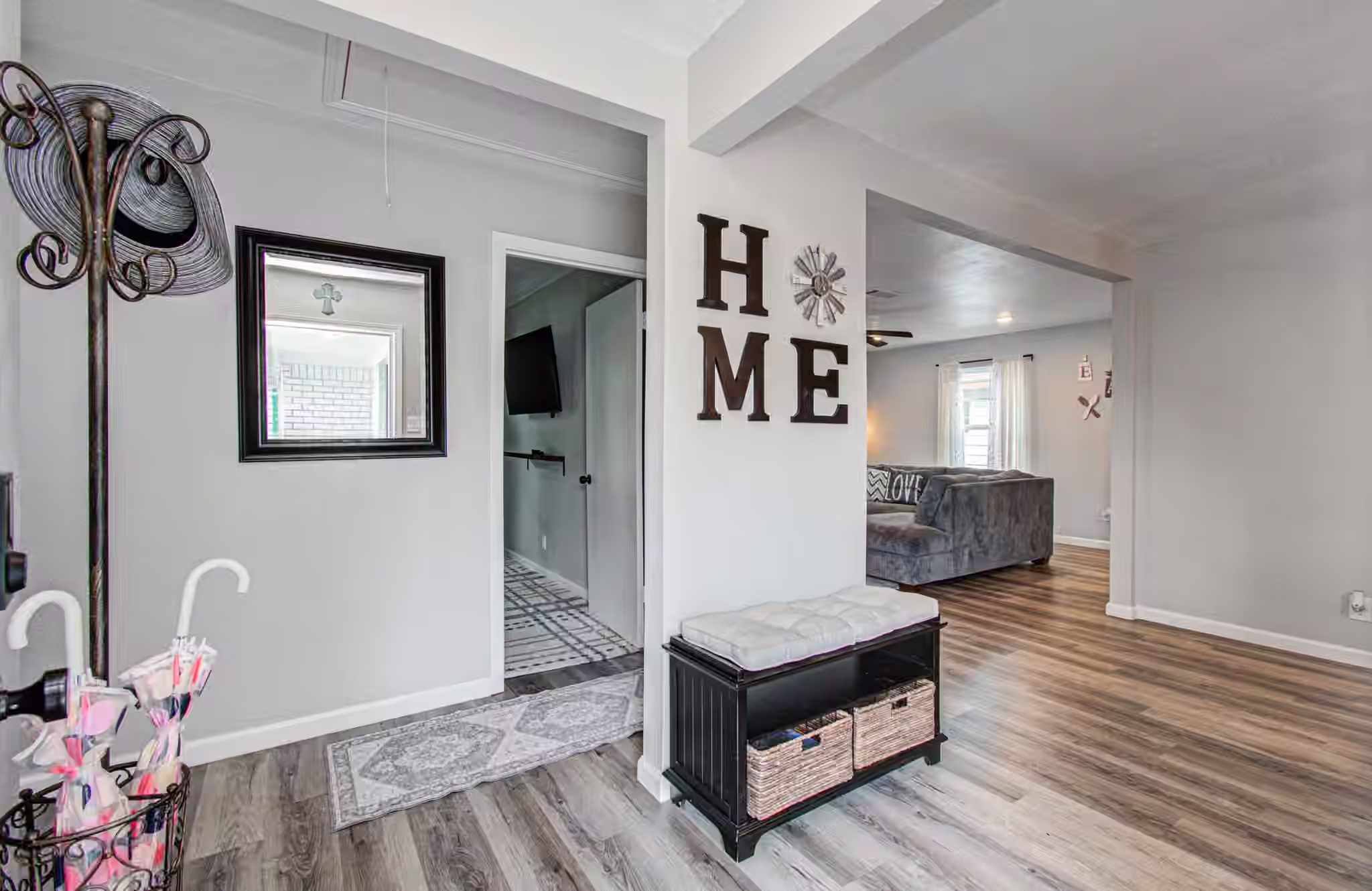 Photo 5 of 4123 Wuthering Heights Drive, Houston, TX